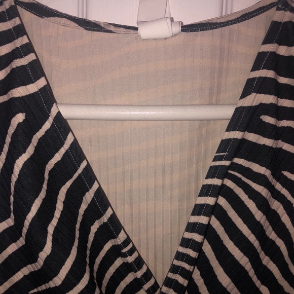 H&M Zebra Print Body built - Picture 3 of 4